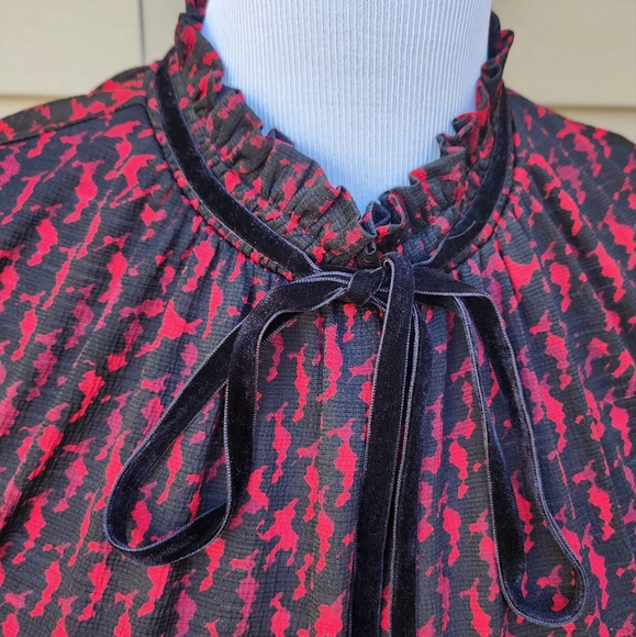 Worthington Shell Blouse Red Black Print Mockneck Bow Detail Sleeveless - Picture 4 of 13